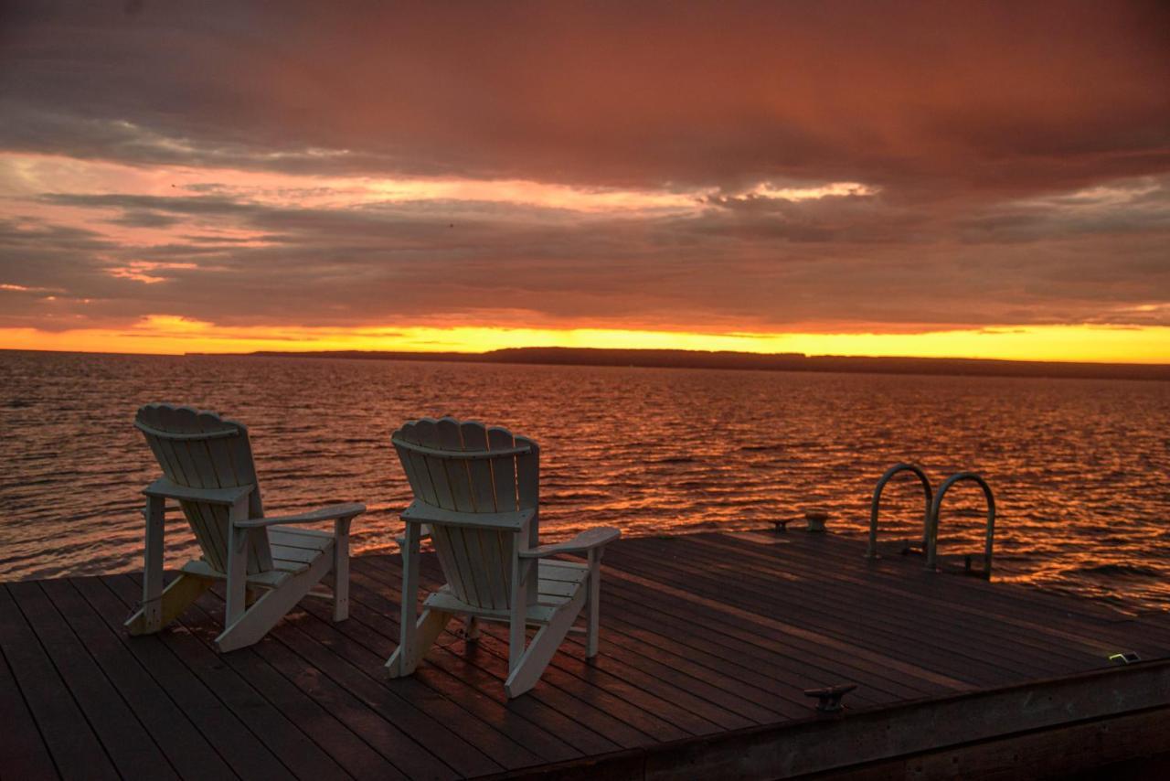 The Inn At Cobble Beach Kemble Bagian luar foto